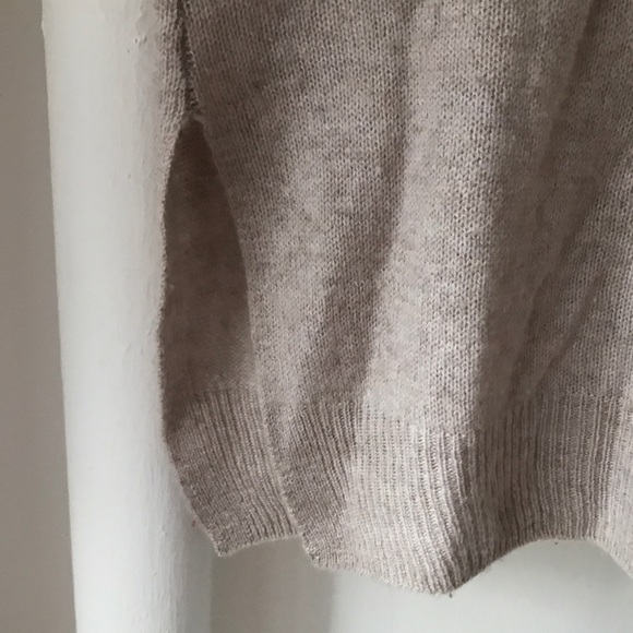 subtleluxury cashmere v-neck pullover - Picture 3 of 3